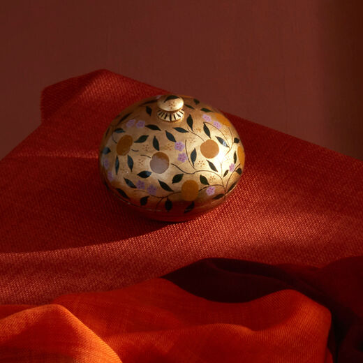 Oranges of the Morris room trinket box